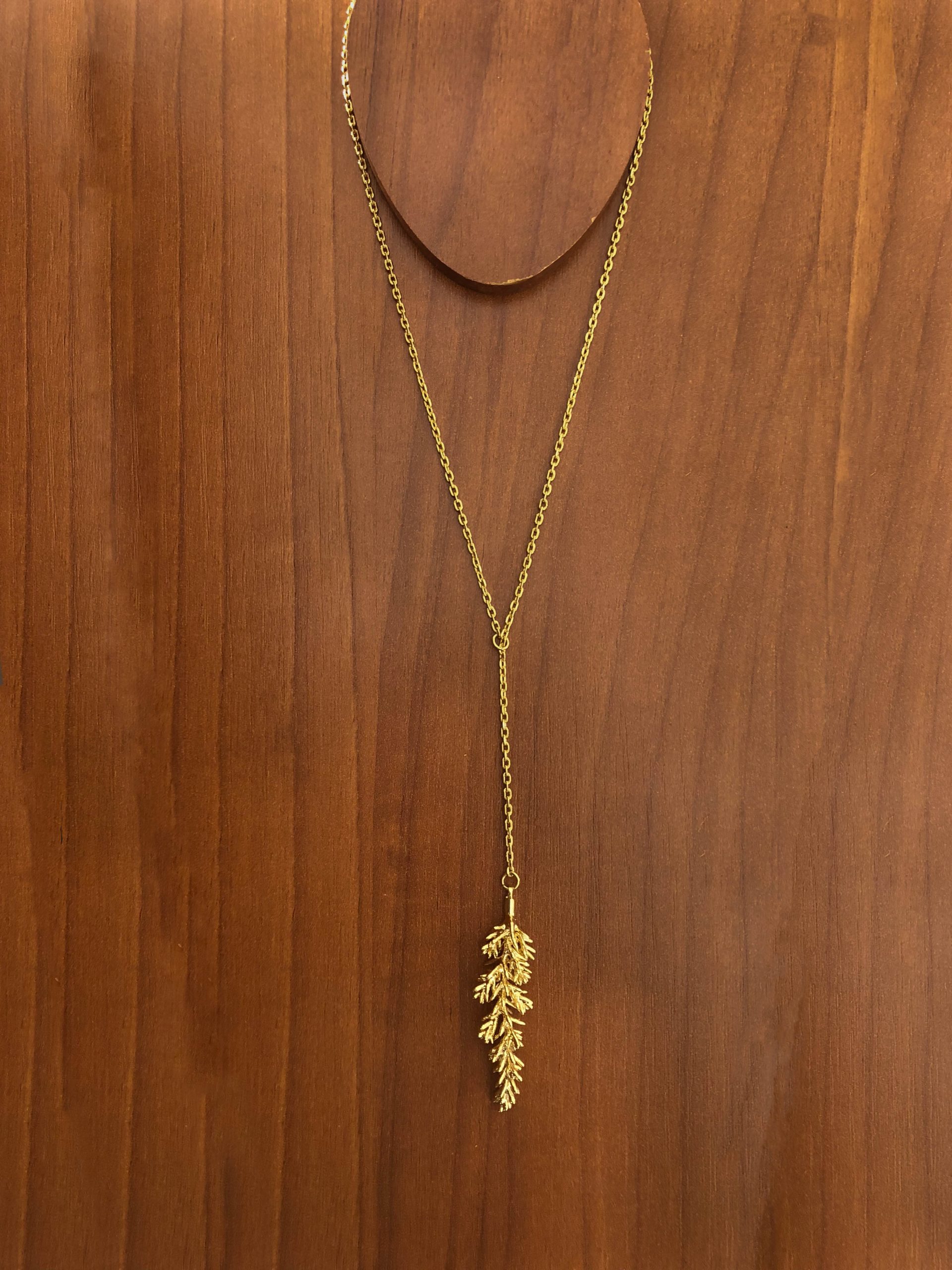 Ajustable Lemon Cypress Leaf Necklace - Hello Summer Days